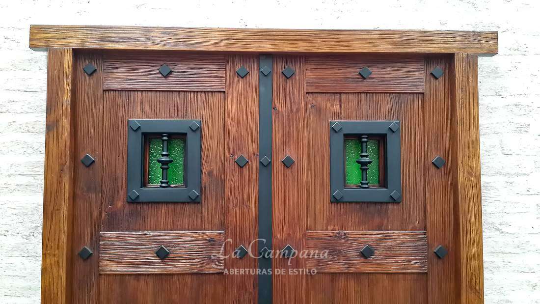 Puerta madera maciza con vidrio